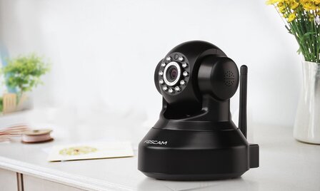 Foscam FI9816P 1MP pan-tilt IP camera
